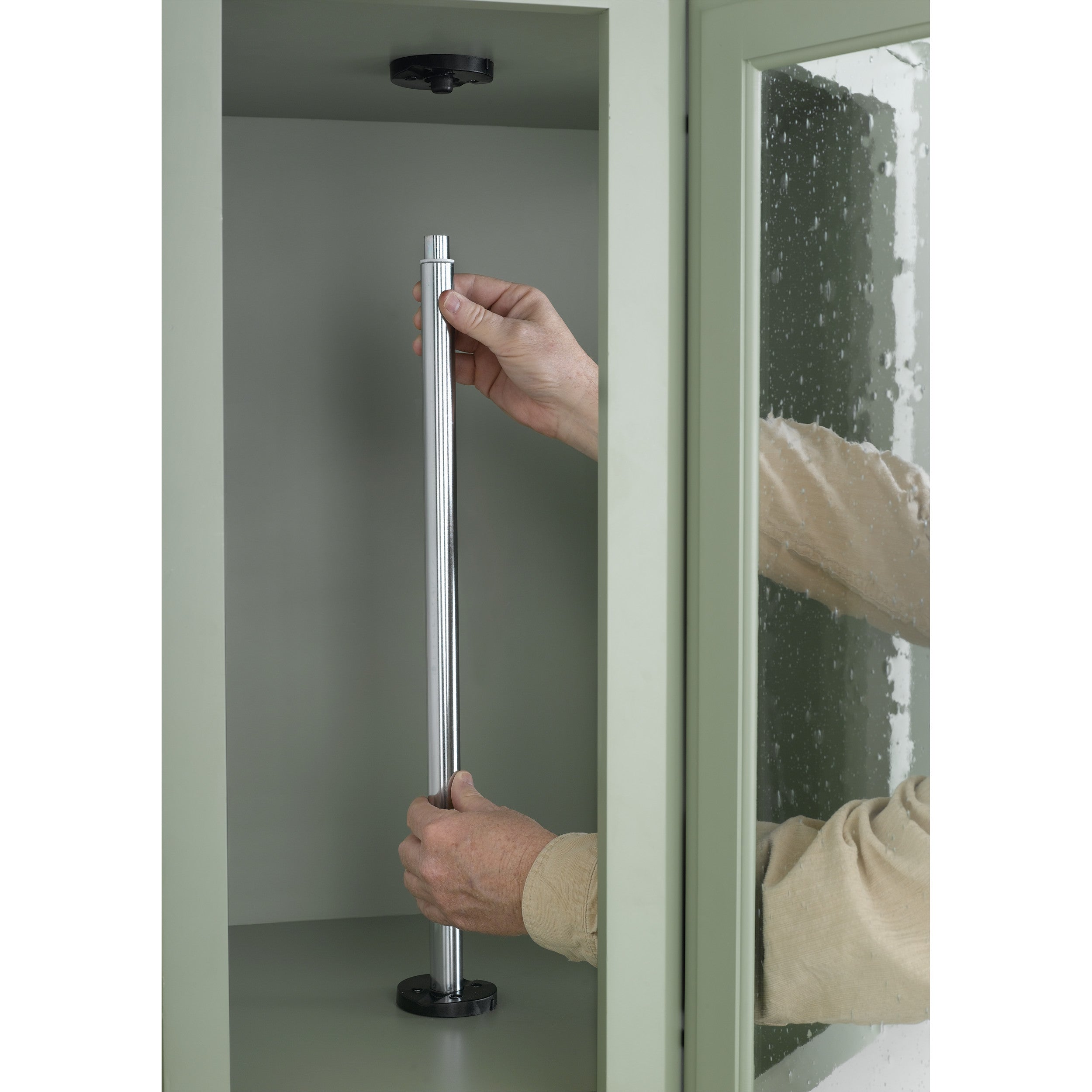 18 in White Polymer Full Cir Lazy Susans 2-Shelf White  18 in (457 mm) W x 18 in (457 mm) D x 26 in (660 mm) H