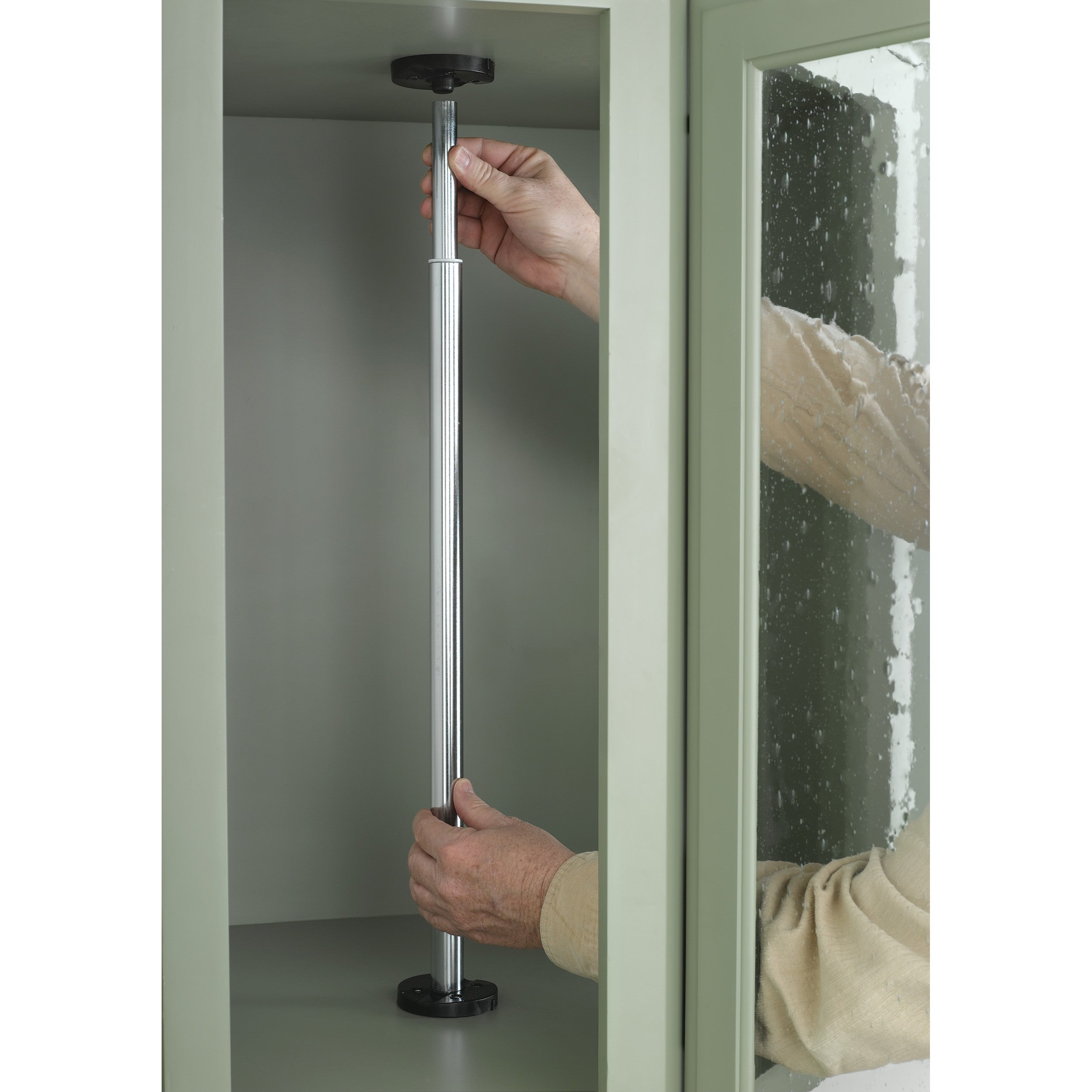 18 in White Polymer Full Cir Lazy Susans 2-Shelf White  18 in (457 mm) W x 18 in (457 mm) D x 26 in (660 mm) H