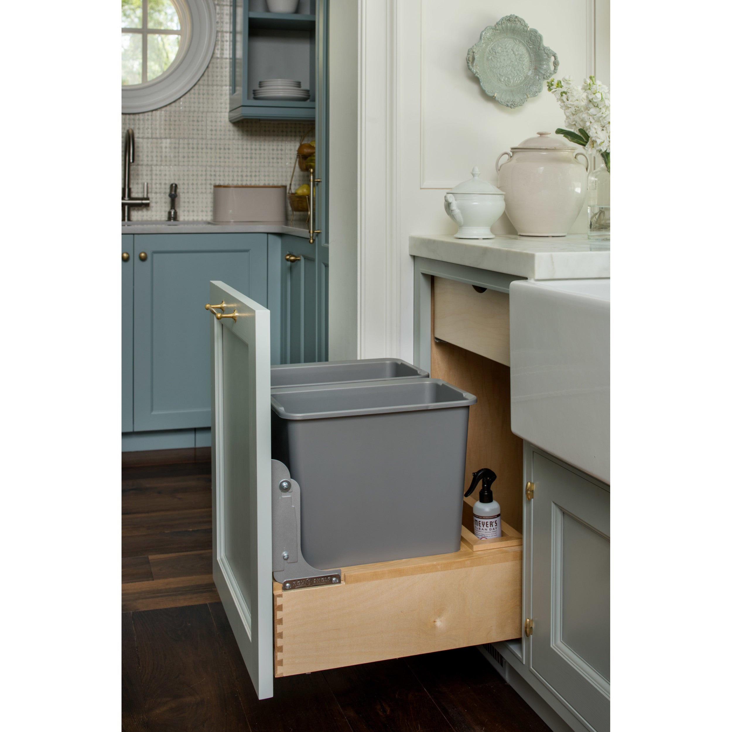 Double 30 Qrt Pull-Out Waste Container Natural  20.97 in (533 mm) W x 22.25 in (565 mm) D x 19.63 in (499 mm) H