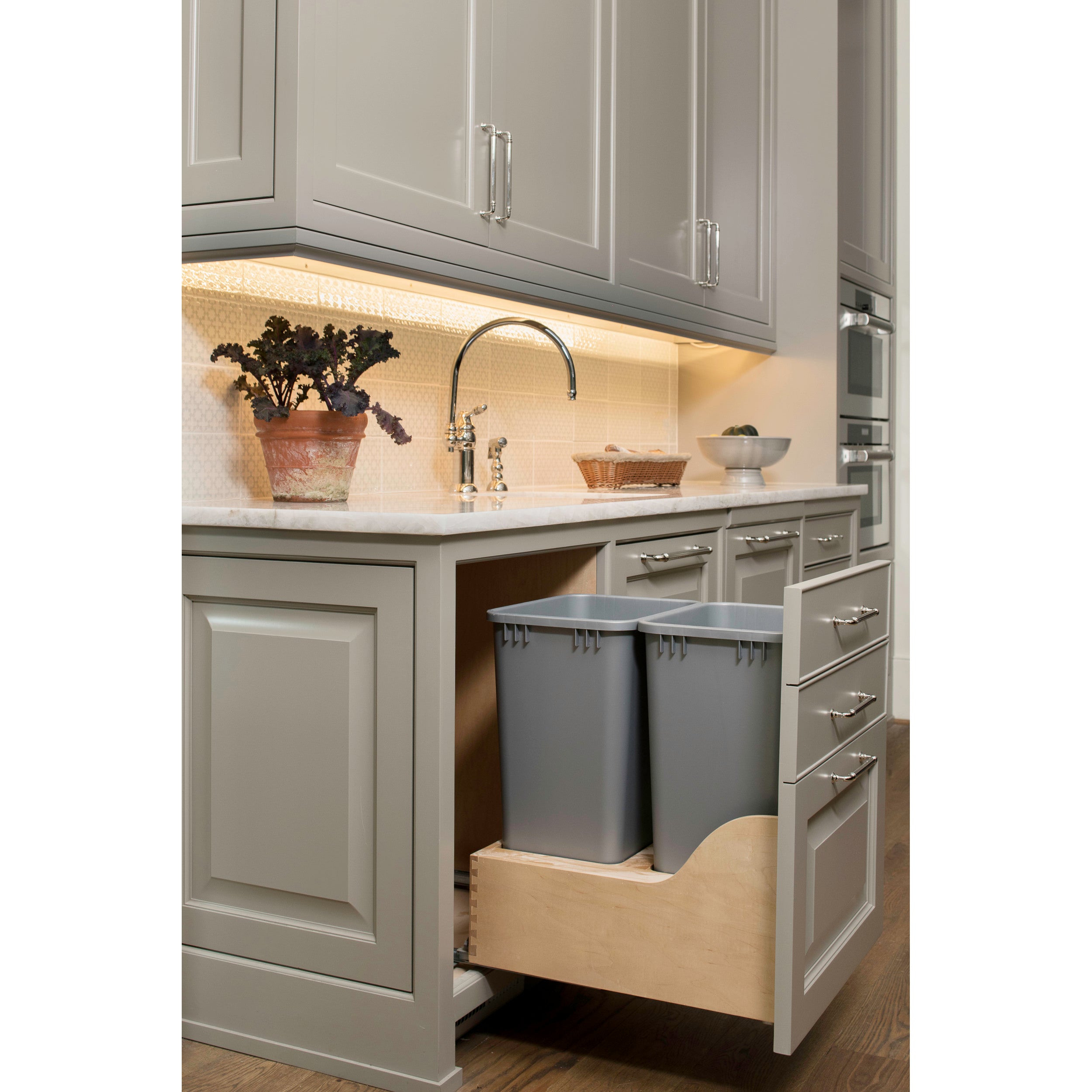Servo Double 50 Qrt Pull-Out Waste Container Natural  18 in (457 mm) W x 22.5 in (572 mm) D x 24.25 in (616 mm) H