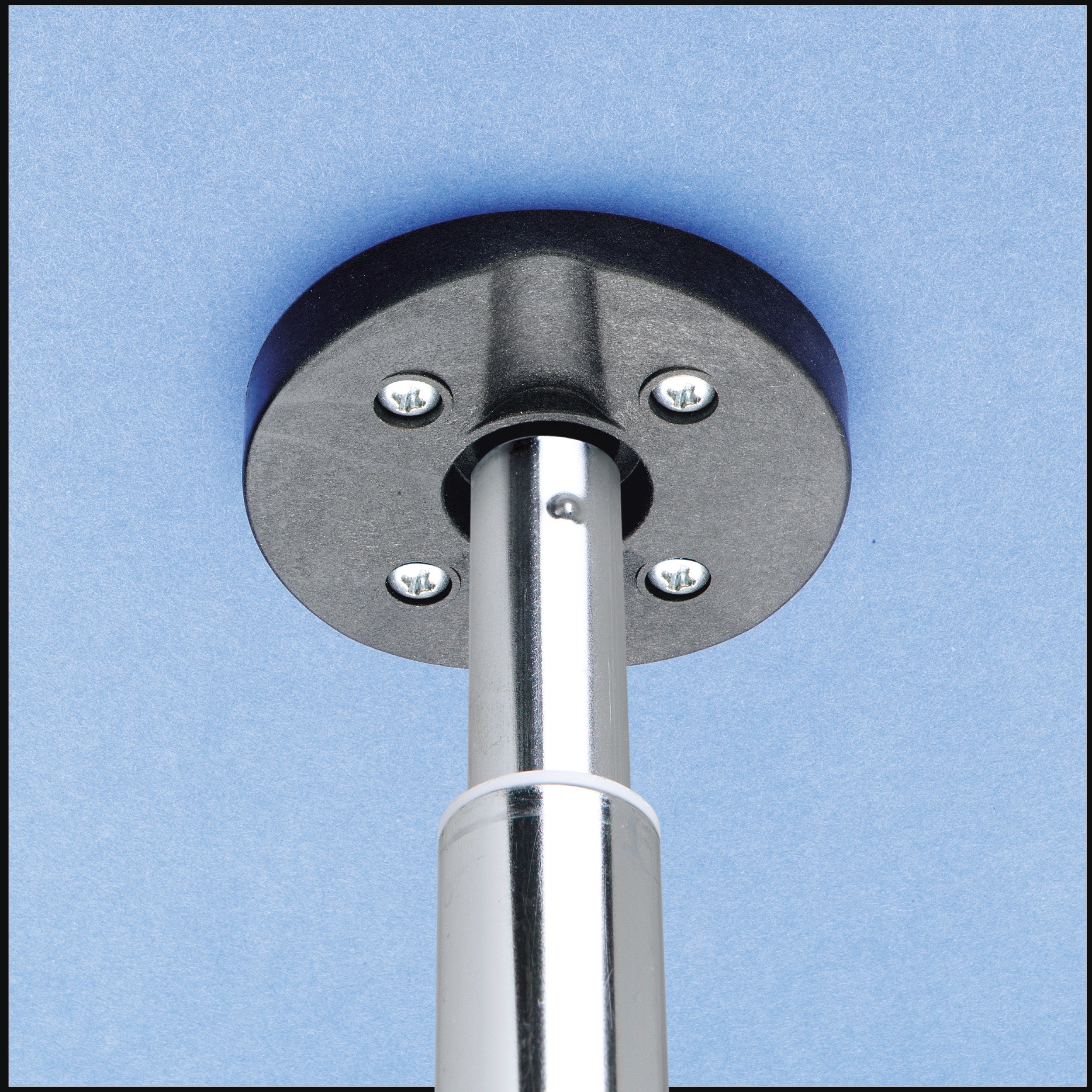 18 in White Polymer Full Cir Lazy Susans 2-Shelf White  18 in (457 mm) W x 18 in (457 mm) D x 26 in (660 mm) H