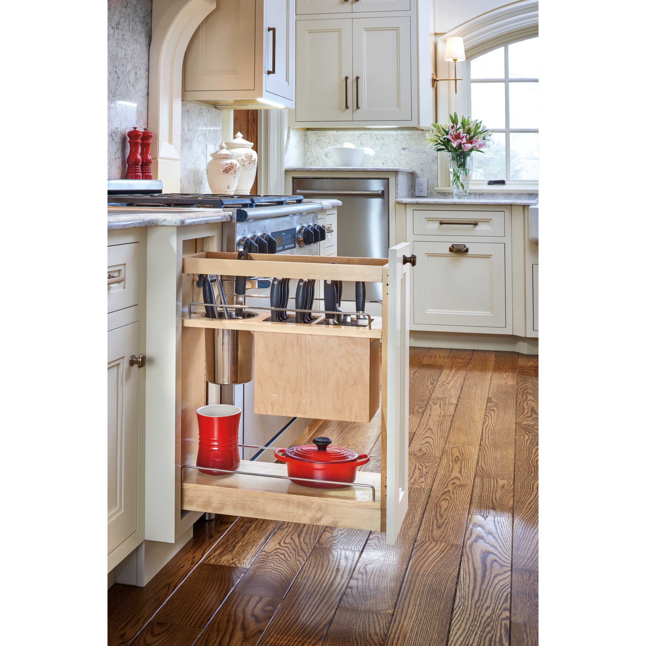 8 in Base Cabinet Organizer w/ Knife Block w/Soft-Close Natural  8.75 in (222 mm) W x 21.63 in (549 mm) D x 25.5 in (648 mm) H