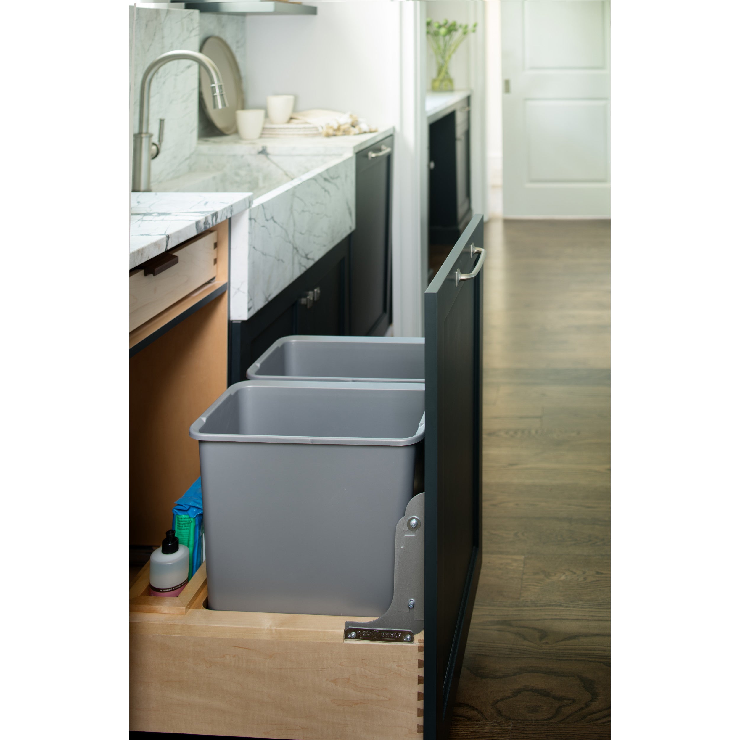 Double 30 Qrt Pull-Out Waste Container Natural  20.97 in (533 mm) W x 22.25 in (565 mm) D x 19.63 in (499 mm) H