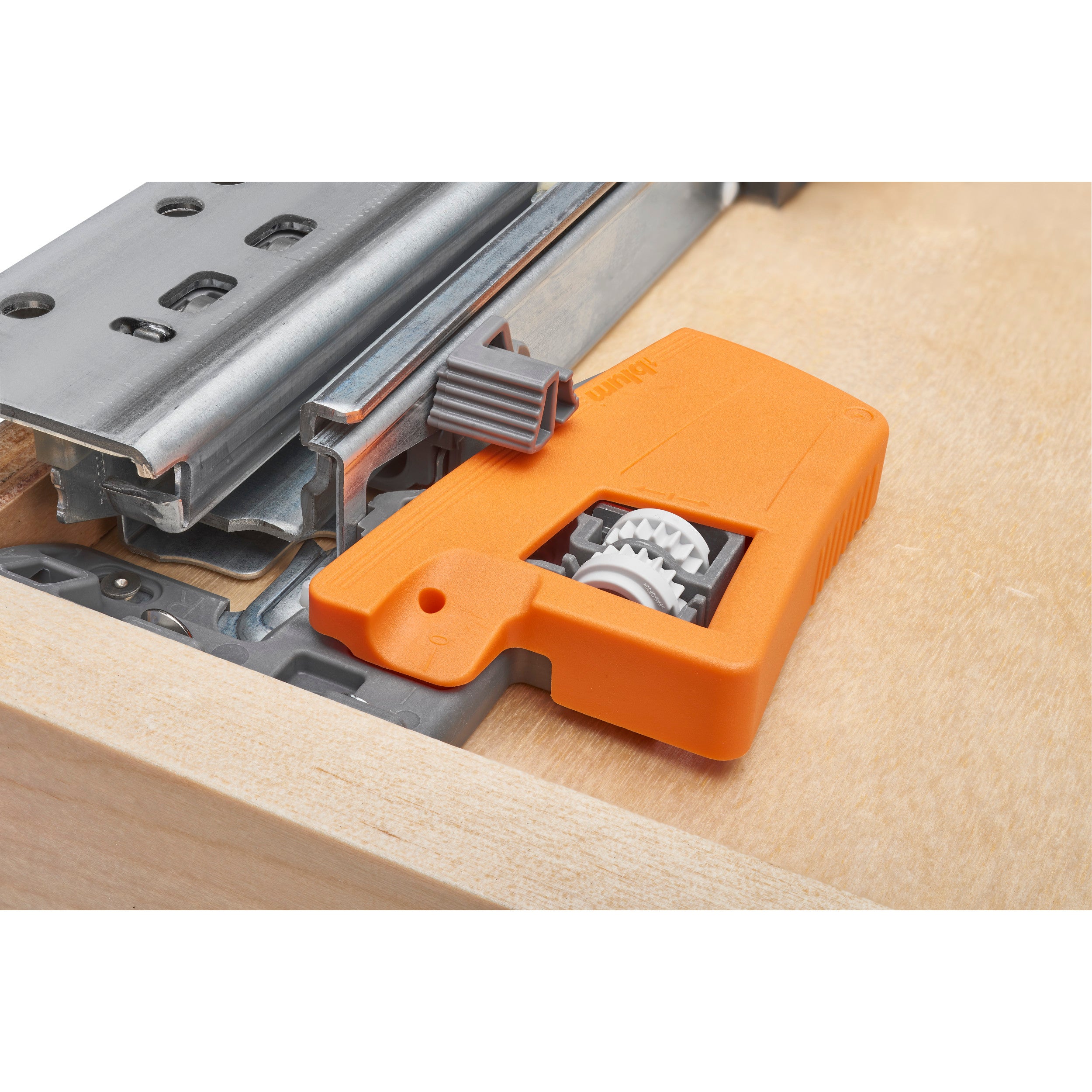 50 Qrt Pull-Out Waste Container Natural  12 in (305 mm) W x 21.75 in (552 mm) D x 23.38 in (594 mm) H