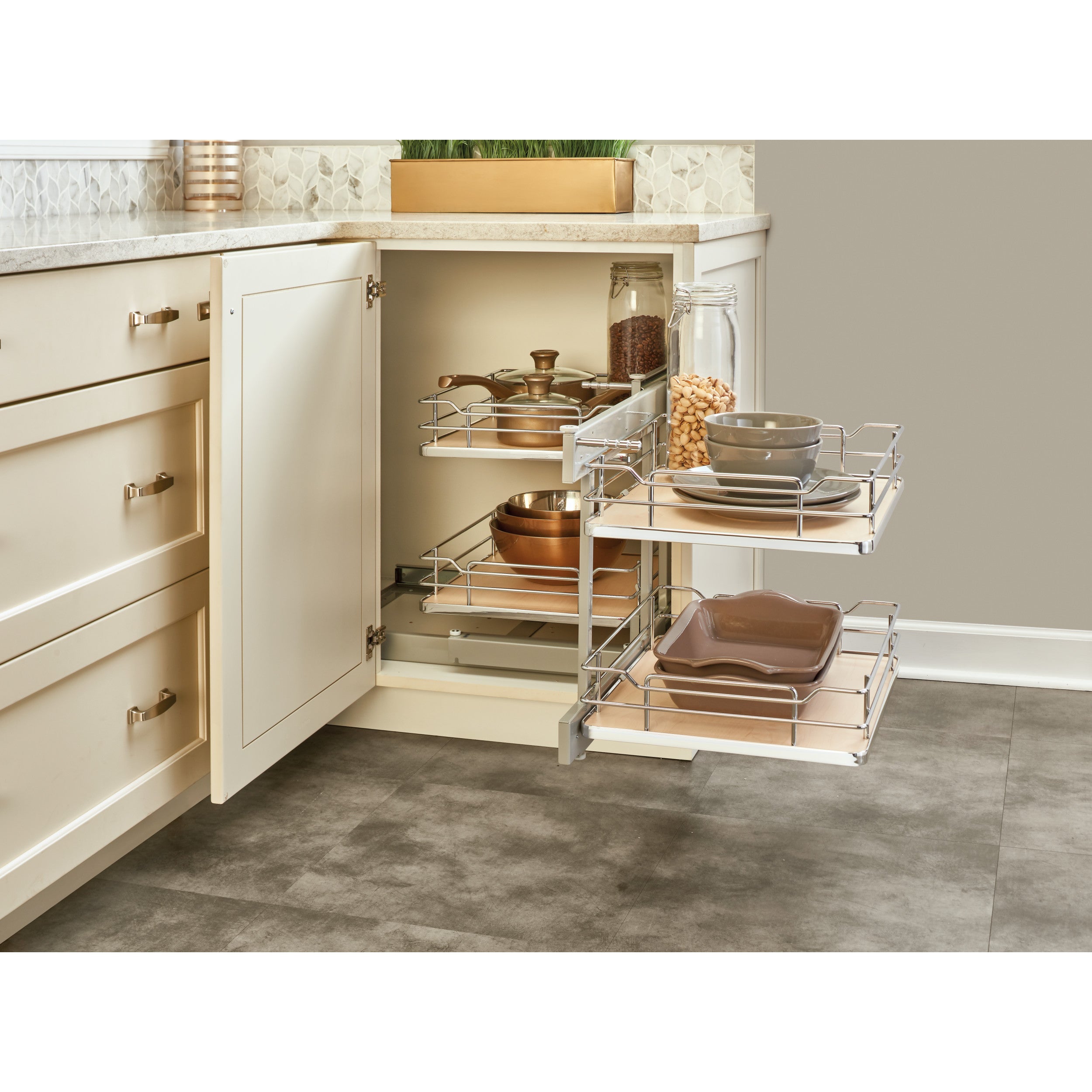 15 in Maple Blind Corner Organizer Soft-Close Natural  26.25 in (667 mm) W x 20.25 in (514 mm) D x 21 in (533 mm) H