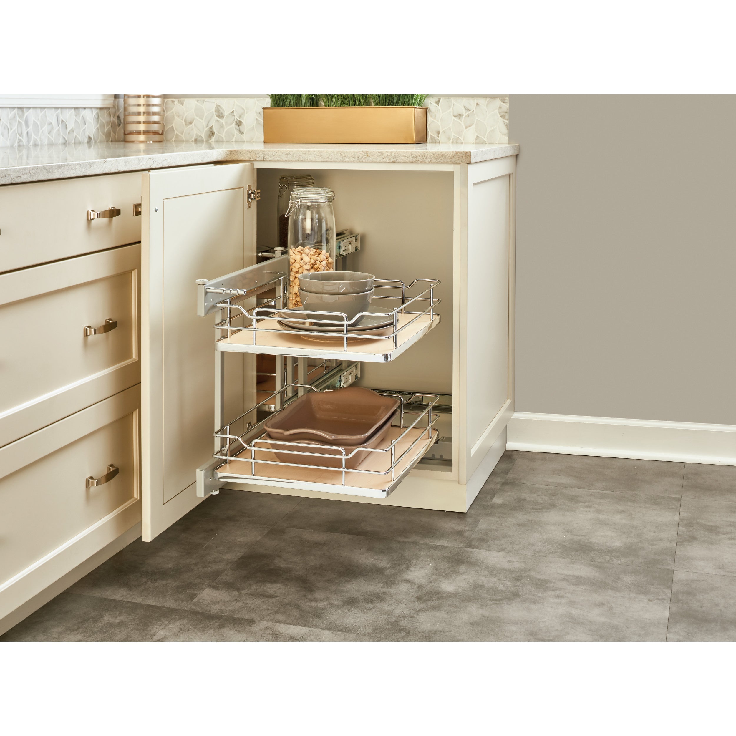 15 in Maple Blind Corner Organizer Soft-Close Natural  26.25 in (667 mm) W x 20.25 in (514 mm) D x 21 in (533 mm) H