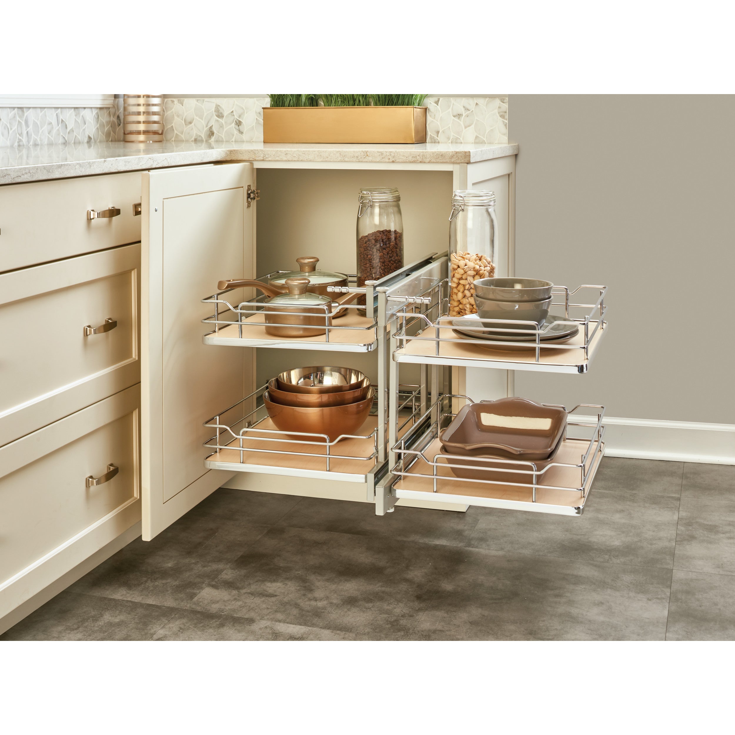15 in Maple Blind Corner Organizer Soft-Close Natural  26.25 in (667 mm) W x 20.25 in (514 mm) D x 21 in (533 mm) H